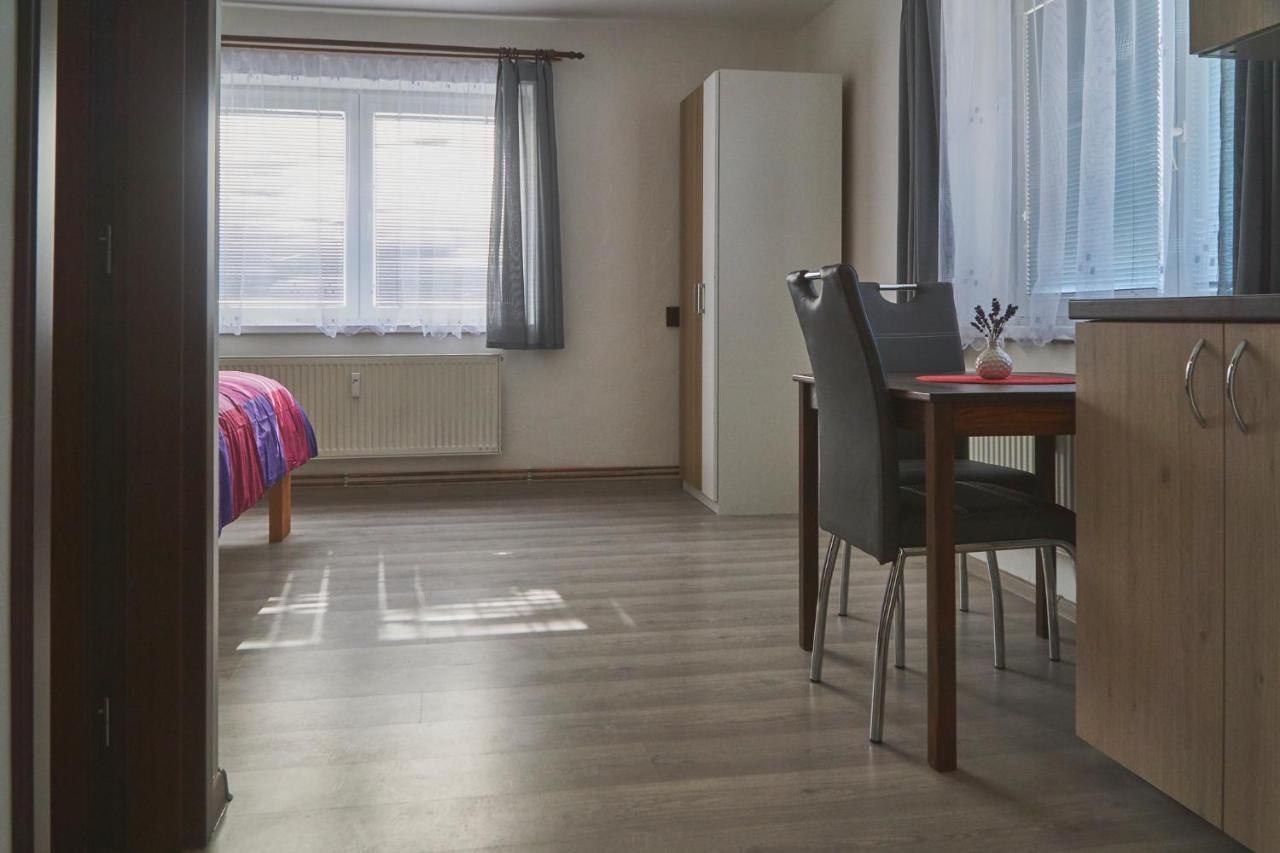 Apartmany Marjanka Jenisovice  Екстер'єр фото